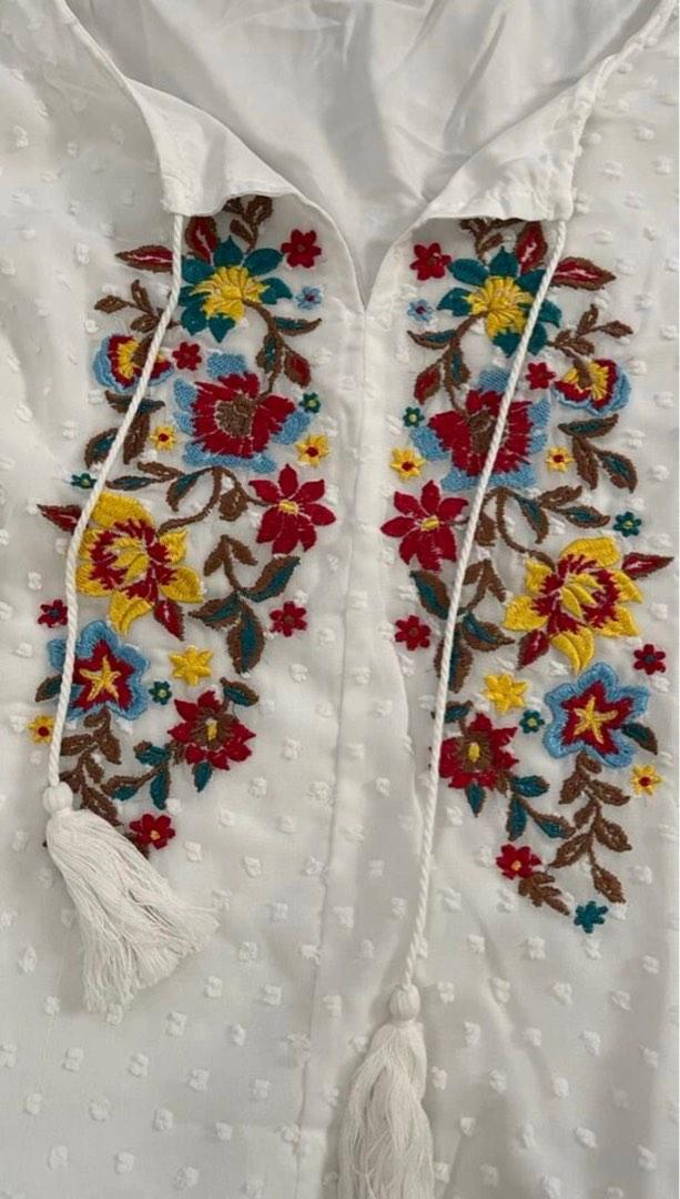 Tassel Tie Lantern Sleeve Embroidery Blouse