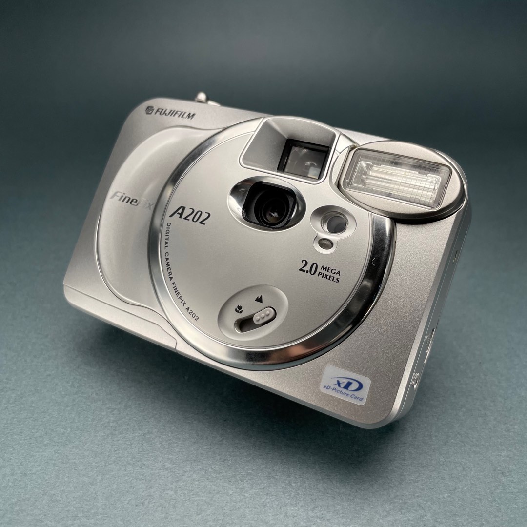 (已售出) FUJIFILM FinePix A202/CCD/數位相機/富士, 相機攝影, 相機在旋轉拍賣