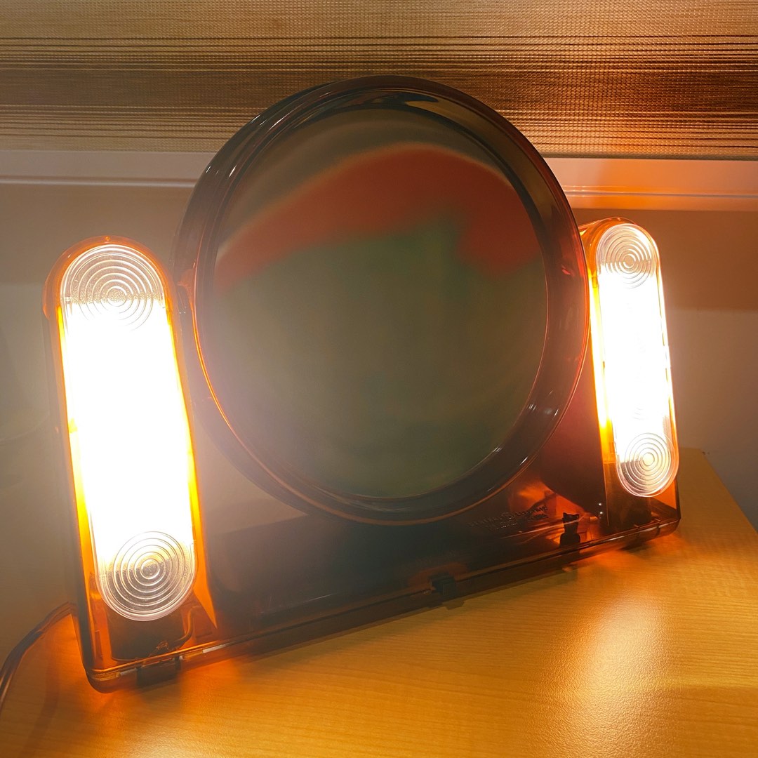 GE General Electric the looking glass Make up Mirror with Light