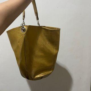 Hand bag Gold / Tas Gold