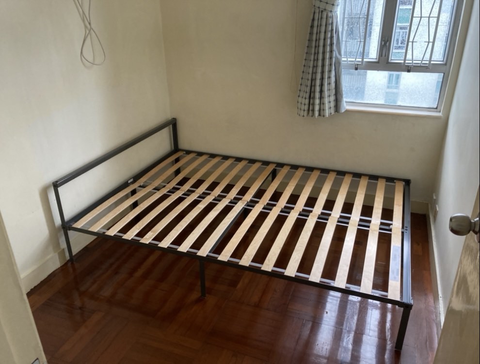 IKEA GRIMSBU 雙人床 (連木條), 傢俬＆家居, 傢俬, 床架及床褥 Carousell