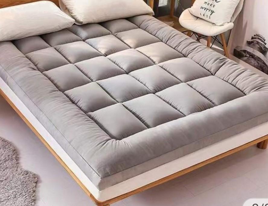 King size bed topper, Furniture & Home Living, Bedding & Towels on