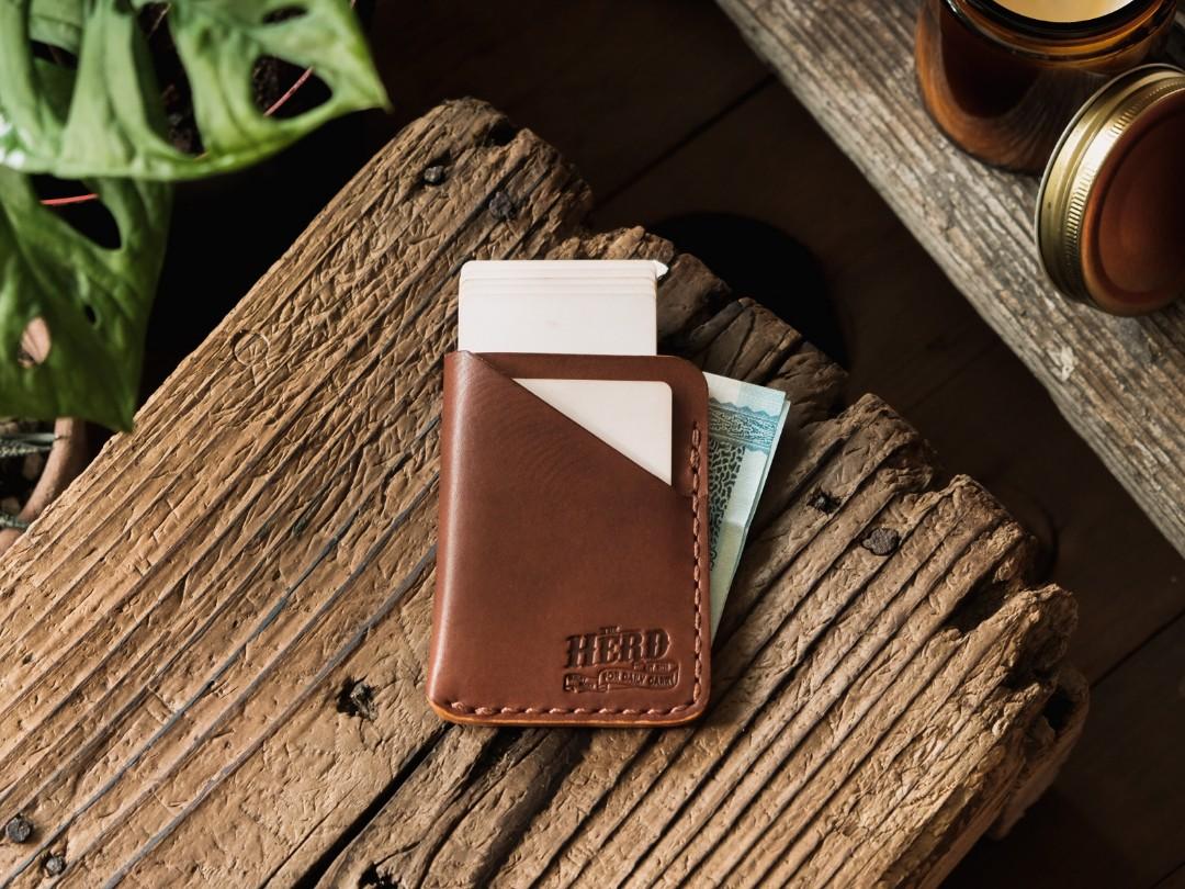 Astrid Minimalist Wallet (PAOLO), Men's Fashion, Watches & Accessories,  Wallets & Card Holders on Carousell