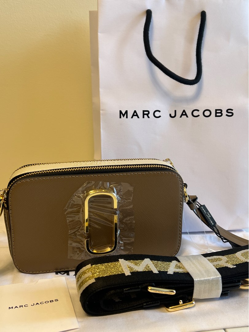MARC JACOBS camera bag, Luxury, Bags & Wallets on Carousell