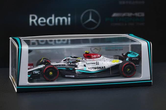 Lewis Hamilton 1:43 Mercedes-AMG F1 W13 E Performance Model