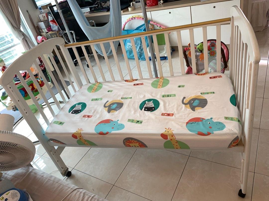 Small cot clearance on wheels