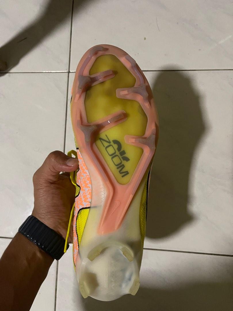 mercurial nike yellow