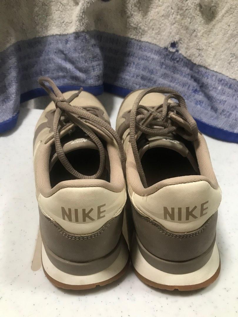 Original Nike shoes, Women's Fashion, Footwear, Sneakers on Carousell