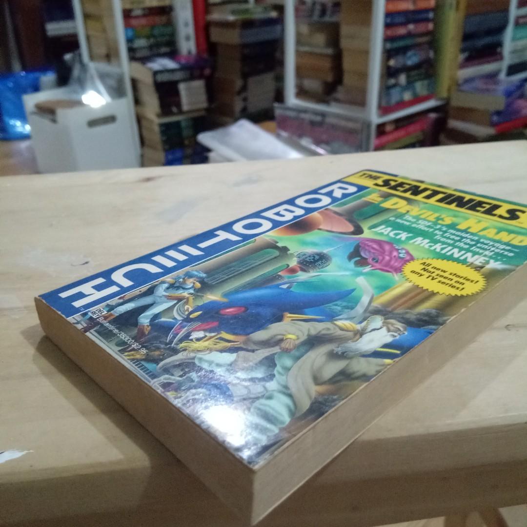 Robotech The Sentinels #1 (Category: Comics & Manga) located in Taguig. Submitted by garagesale_ph (Listing ID 1193909172, Image 2). Description: MMPB. Old copy. No Shopee..