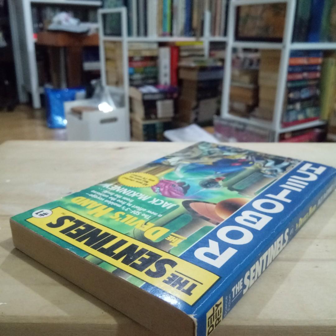 Robotech The Sentinels #1 (Category: Comics & Manga) located in Taguig. Submitted by garagesale_ph (Listing ID 1193909172, Image 3). Description: MMPB. Old copy. No Shopee..