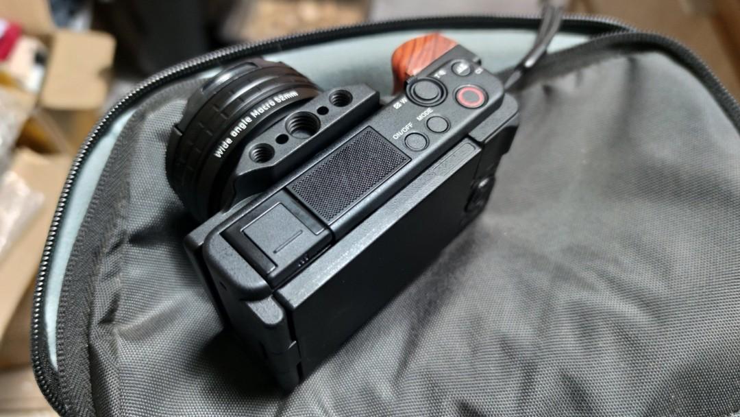 Sony zv1 + free casing + micro lens + battery+ SD card, Photography