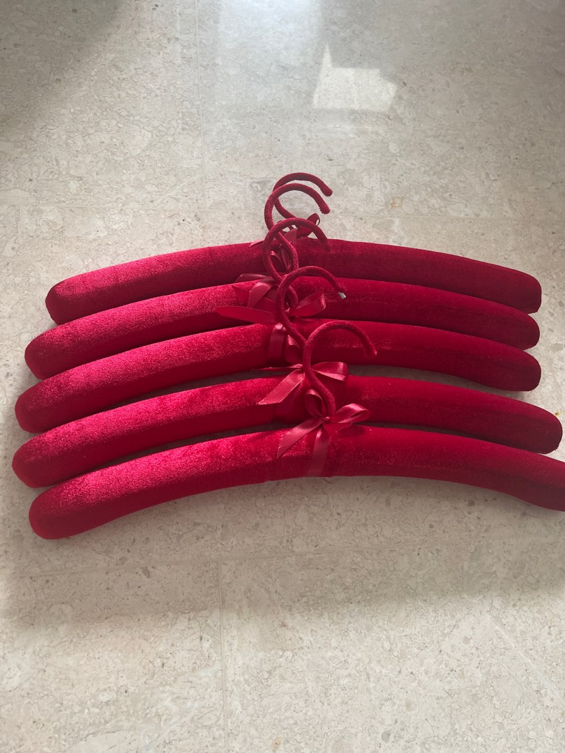 Suede clothes hangers 18 pieces , Furniture & Home Living, Home