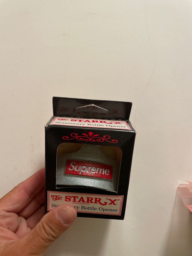 Supreme 開瓶器, 名牌, 飾物及配件- Carousell