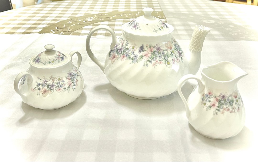 Vintage Wedgwood bone China Angela tea pot with lid, milk jug and