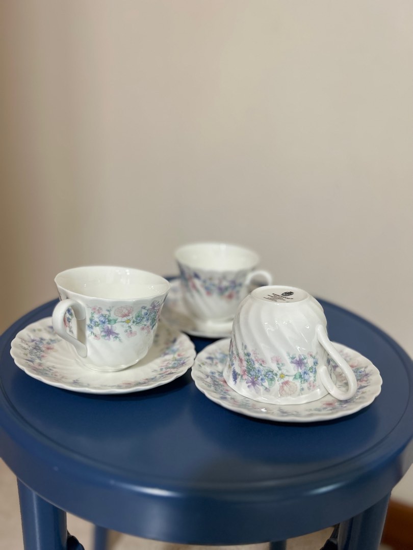 Vintage Wedgwood bone China Angela tea cup and saucer (set of 3