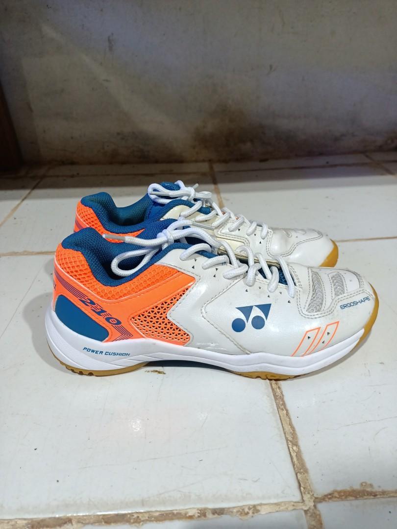 Yonex shoes, Fesyen Pria, Sepatu , Sneakers di Carousell