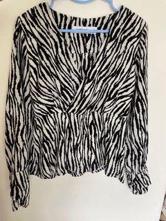 Zebra- black and white top