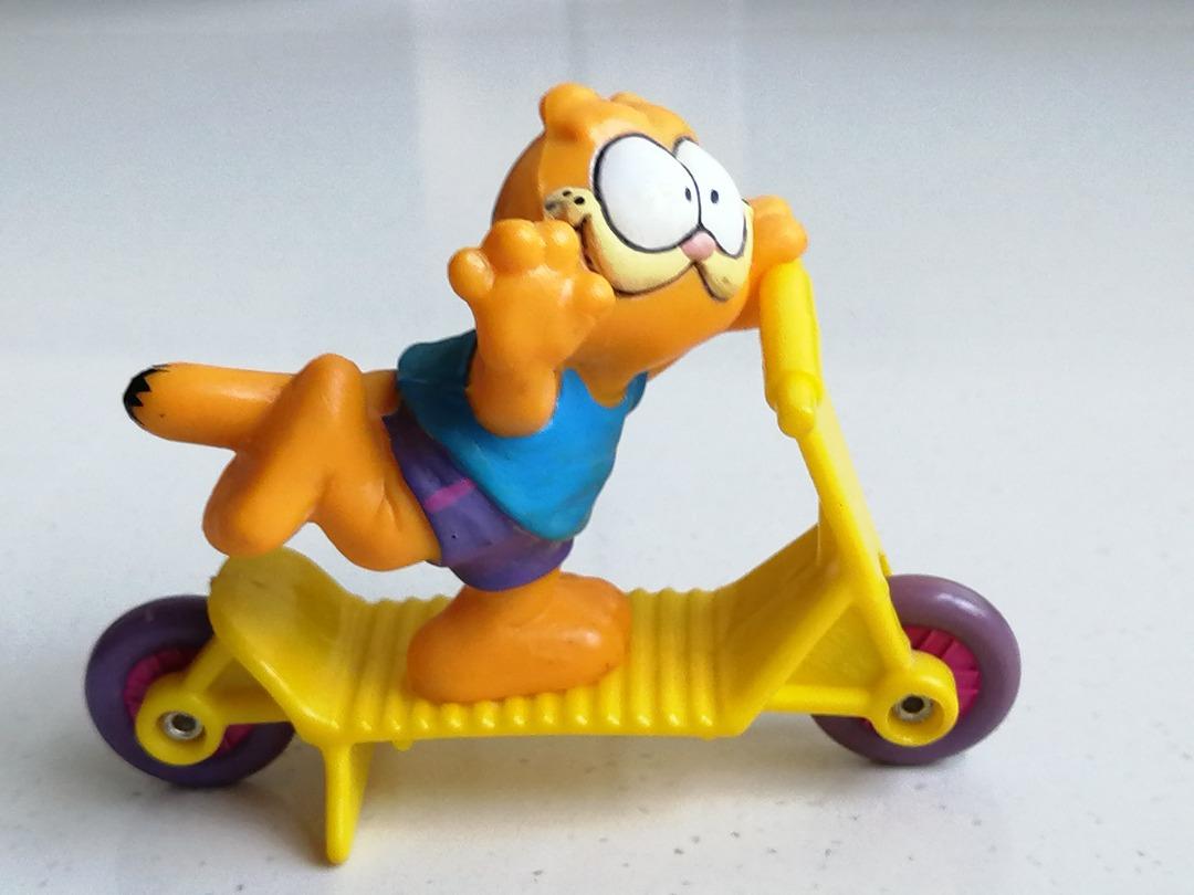 1987 Set: Garfield On The Move - Kick-board. McDonaldland [Good Morning ...