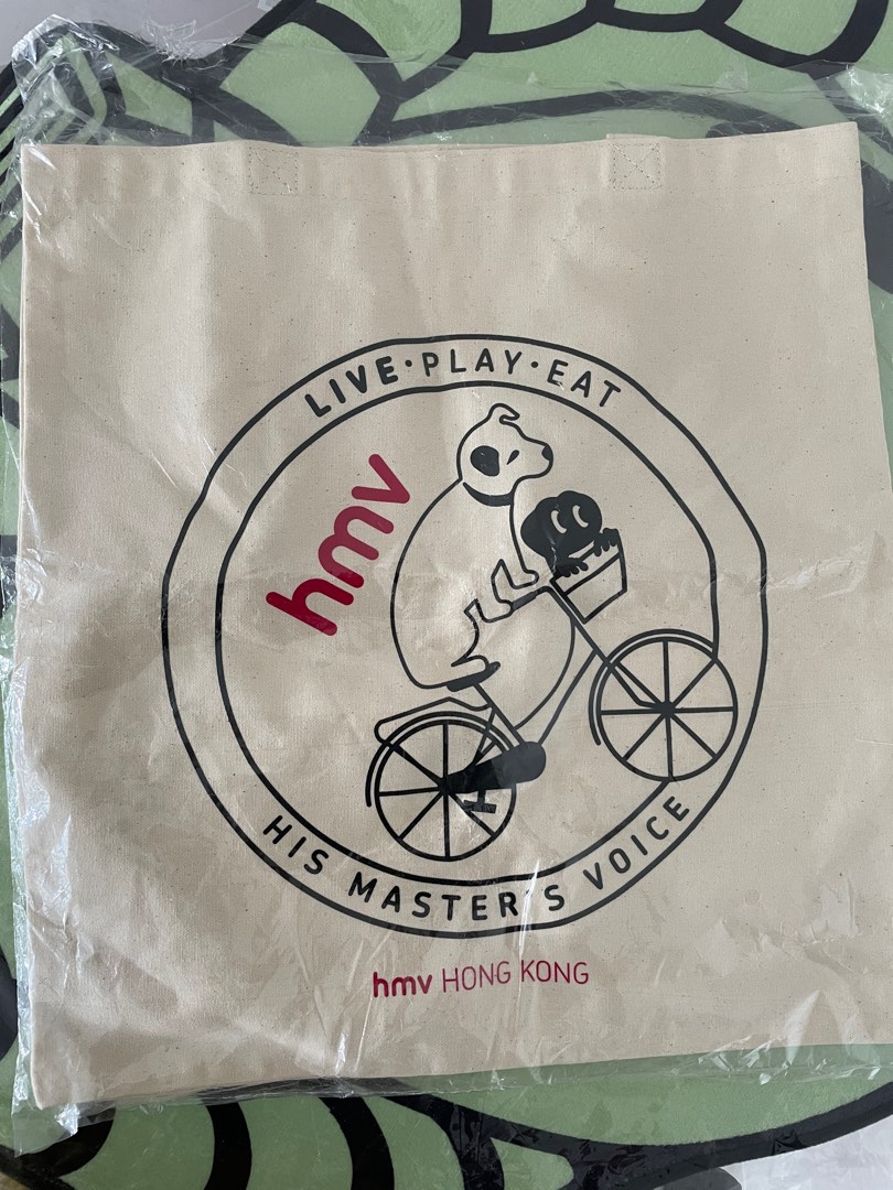 清屋 hmv Hong Kong 狗狗外星人單車 麻布袋 側袋 文青 音樂 歌曲 環保袋, 名牌, 手袋及銀包 Carousell