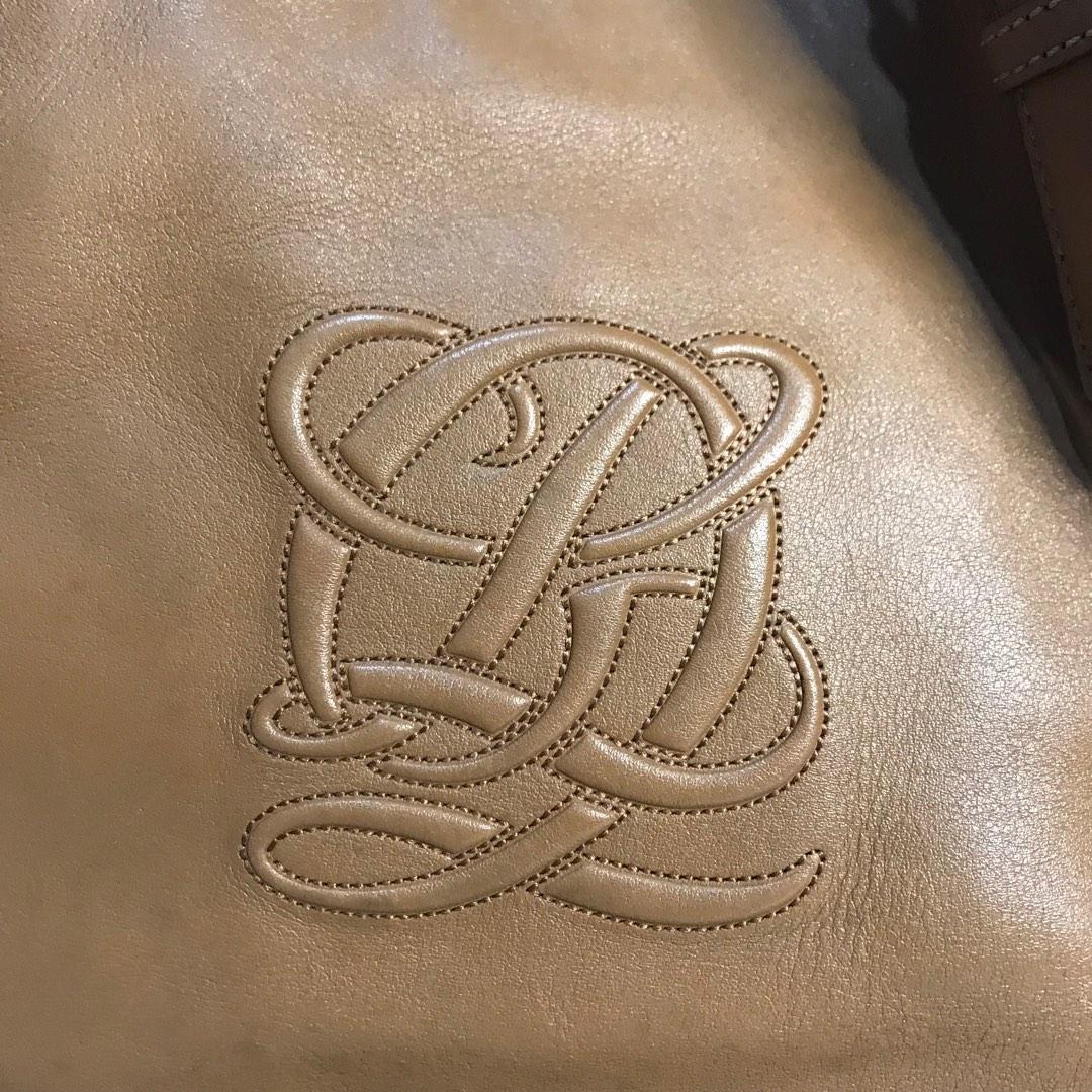 Original LOUIS QUATORZE ✨ Genuine leather ✨ Issue sign of usage