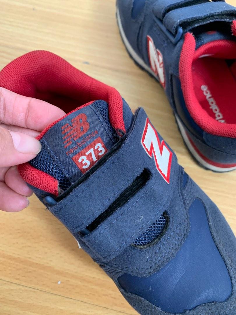 Authentic New Balance Velcro Strap Sneakers (Category: Babies & Kids Fashion) located in Mandaluyong City. Submitted by secondsnlabels (Listing ID 1188589296, Image 2). Description: VGC.