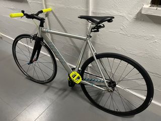 Affordable aventon diamond full bike For Sale Bicycles Carousell Singapore