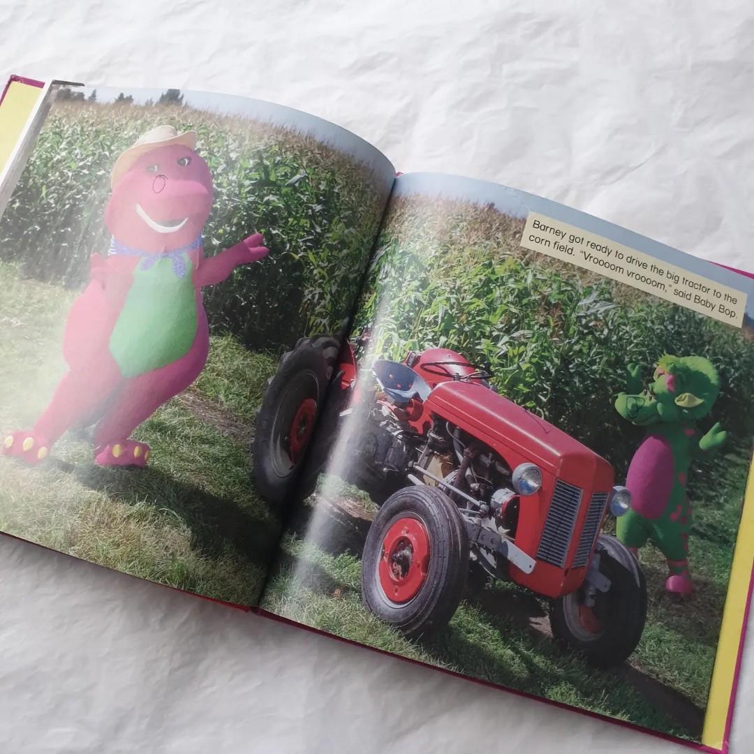 Barney Goes To The Farm, Hobbies & Toys, Books & Magazines, Children's