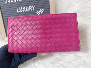 (Category: ) located in . Submitted by juliastyle_luxury (Listing ID 1188603658, Image 1). Description: .