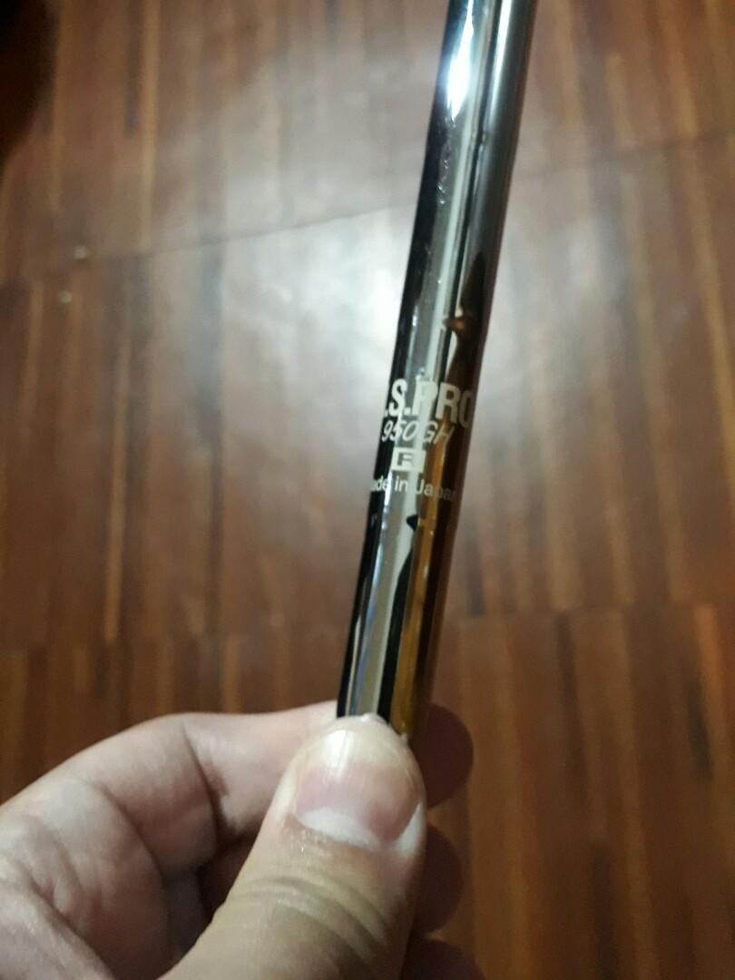 Bridgestone JGR 7 Iron NS Pro 950 R (Category: Golf) located in Manila. Submitted by ajohnralphwaldo (Listing ID 1188760368, Image 3). Description: Bridgestone JGR 7 Iron NS PRO 950 GH Regular.