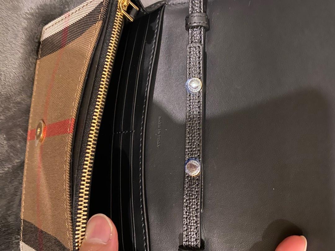 BURBERRY HAMPSHIRE HOUSE CHECK & LEATHER CROSSBODY (Black), 名牌, 手袋及銀包