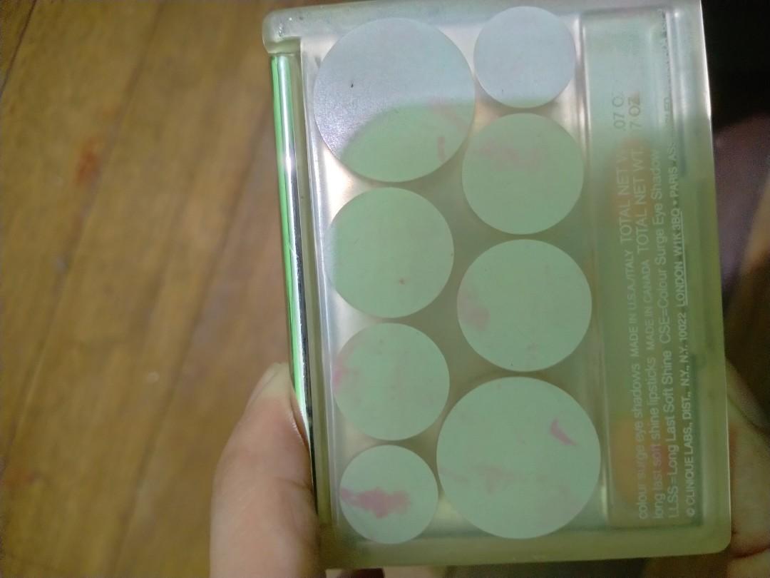 Clinique eyeshadow (Category: Makeup) located in Kawit. Submitted by mariefonda (Listing ID 1188738444, Image 3). Description: slightly used sa lipstick lang halos nagamit ko jan good condition authentic brought at UAE SHIPPING FEE INCLUDED 📍KAWIT CAVITE.