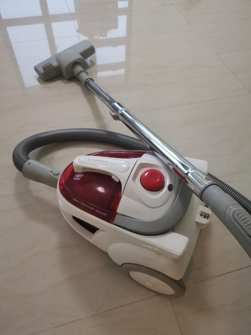 Electrolux Lite II vacuum cleaner, TV & Home Appliances, Vacuum Cleaner