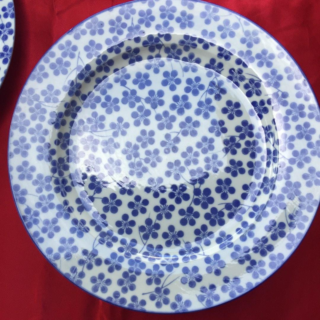 Eternel Ceramic Tableware (Category: Dinnerware & Cutlery) located in Cainta. Submitted by ellengreen18 (Listing ID 1188647117, Image 1). Description: 3 pcs. Eternel Ceramic Tableware Made in China Round size:10.5" Issue: One pc. meron konting pingaw Price: P450 Deliver Thru: Lalamove, JNT or Grab.