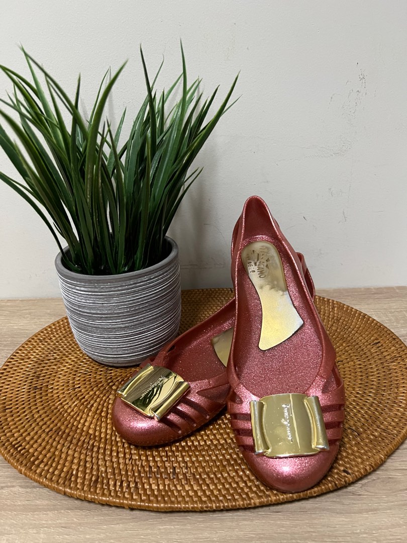 ferragamo bermuda jelly flats review