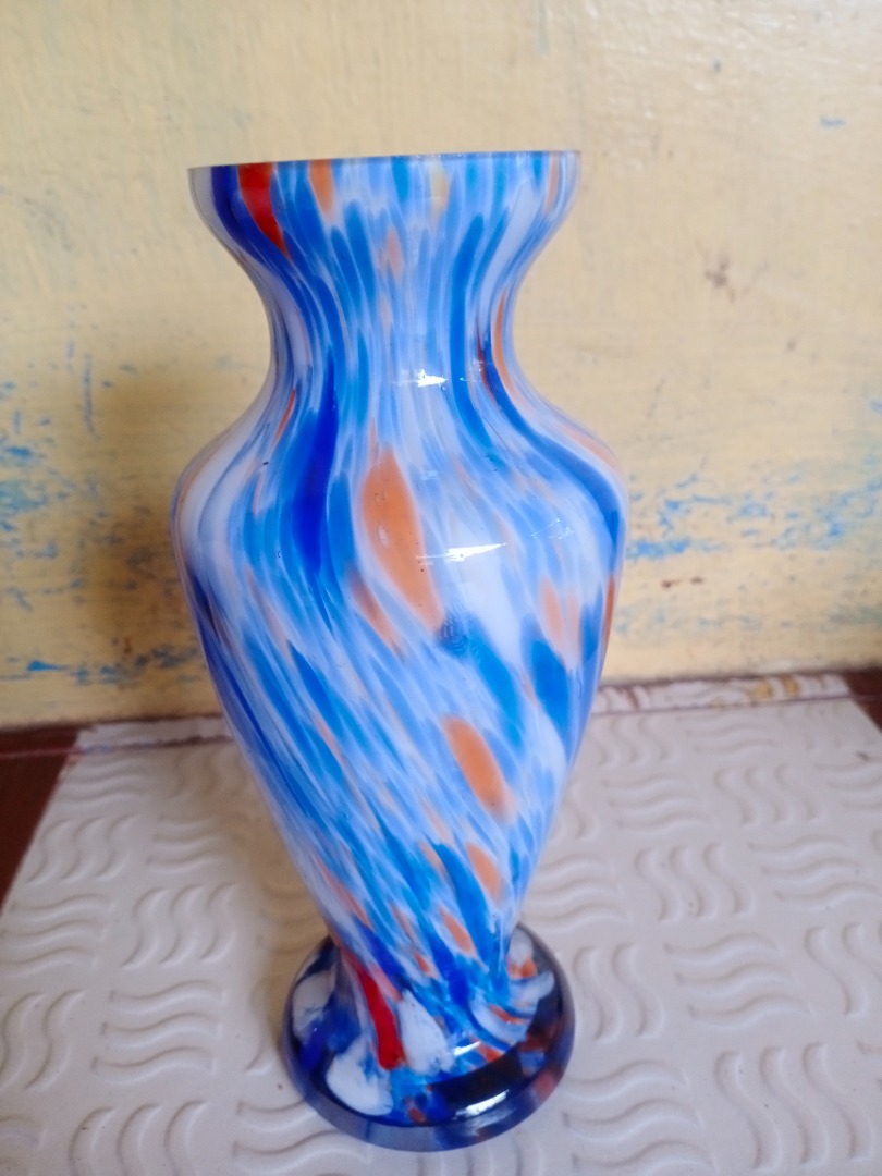 FLOWER VASE VINTAGE COLLECTIBLE Glass Blue Decorative, Hobbies