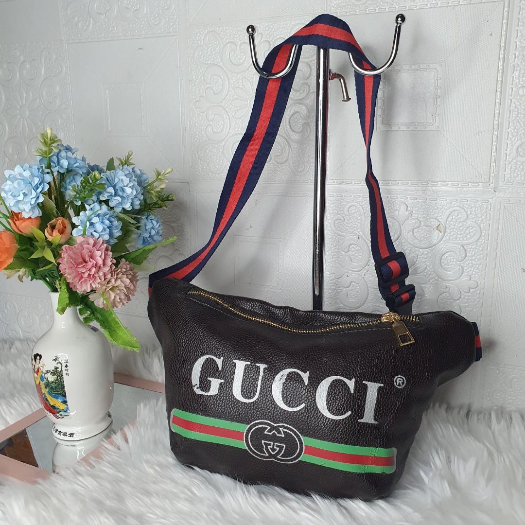 GUCCI BODY BAG CROSSBODY BAG BLACK CROSSBODY BAG Women s Fashion Bags Wallets Cross body Bags on Carousell