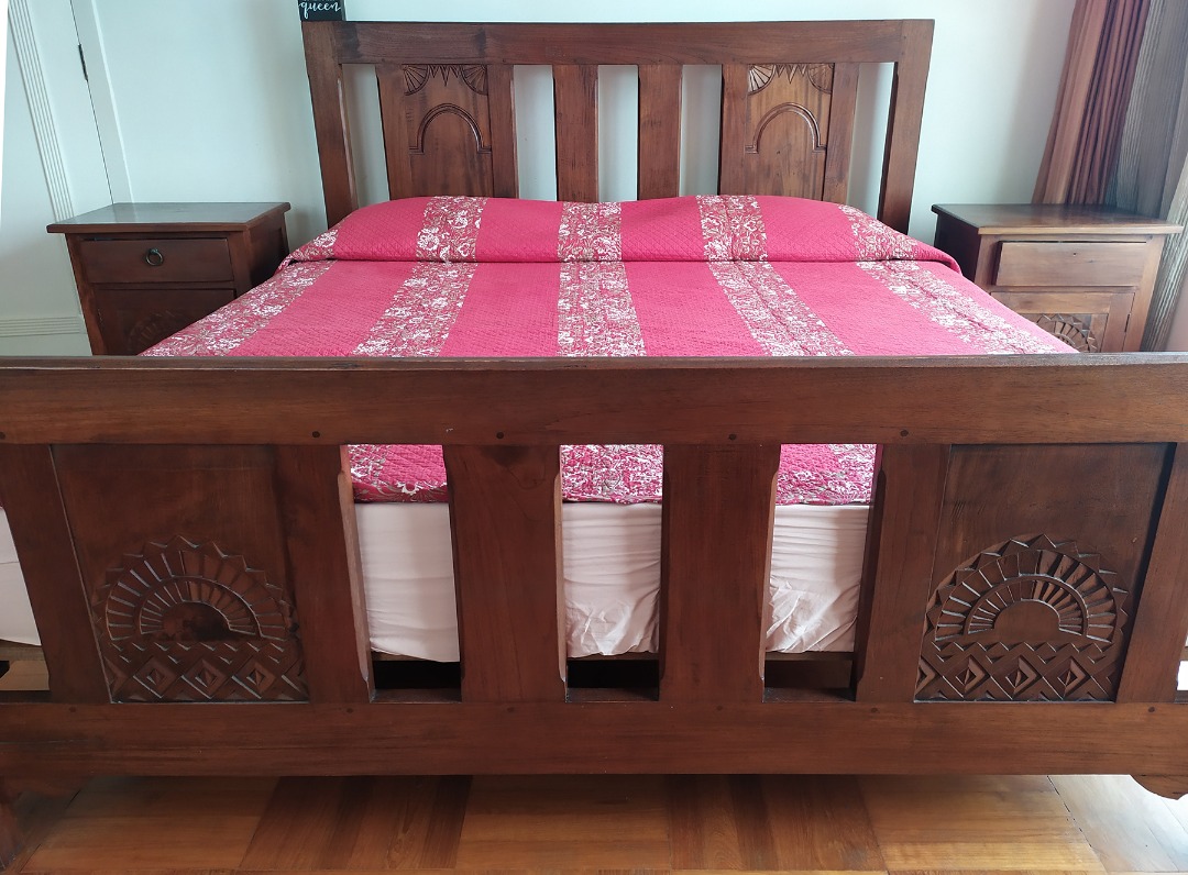 Indonesian teak kingsize bed + mattress + 2 side tables, Furniture