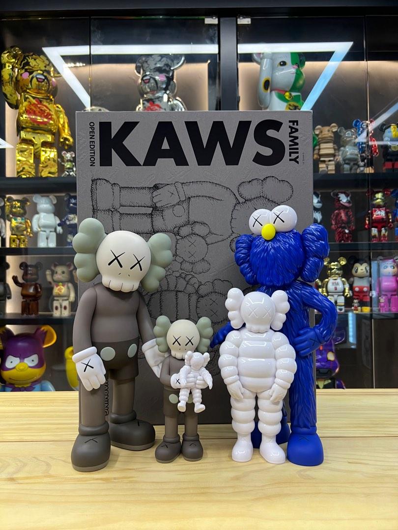 現貨Kaws Family (Brown / Blue) 原色, 興趣及遊戲, 玩具& 遊戲類