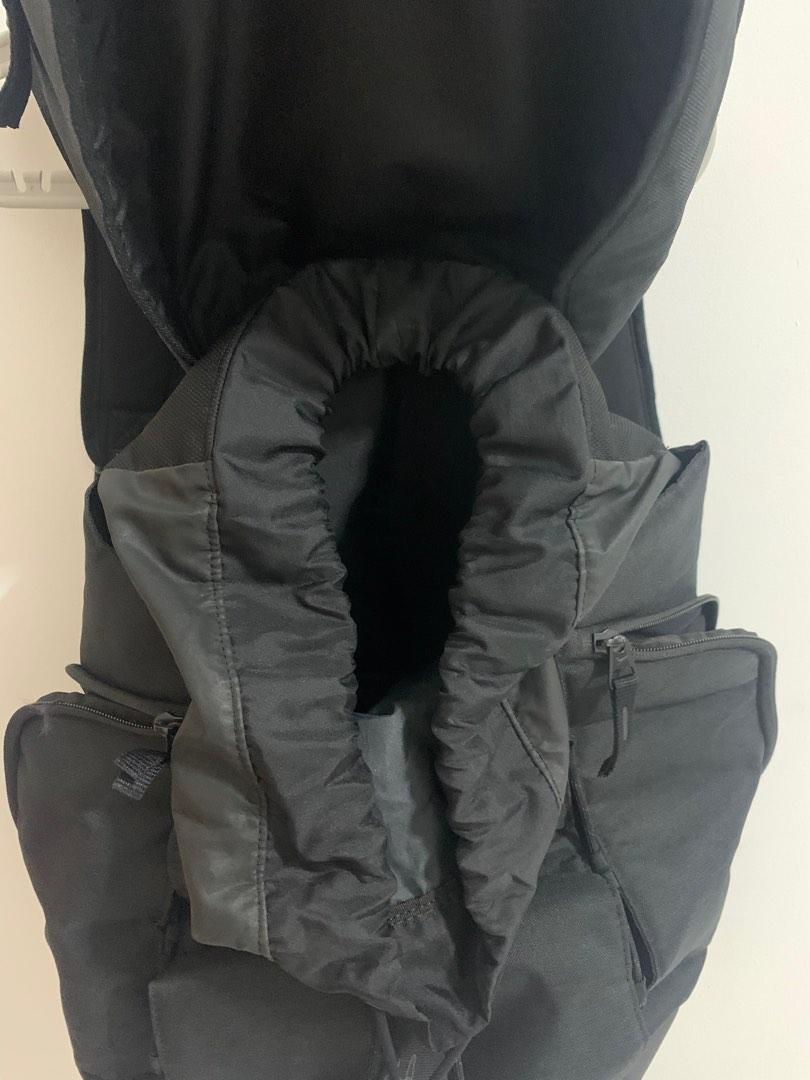 Kyrie Irving Backpack (Category: Backpacks) located in Quezon City. Submitted by jpenal71 (Listing ID 1188771360, Image 3). Description: Authentic Nike Kyrie irving backpack Very good condition Never been used since pandemic Will ship at buyers expense.