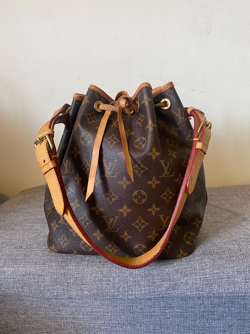 Lv bucket bag new arrivals size