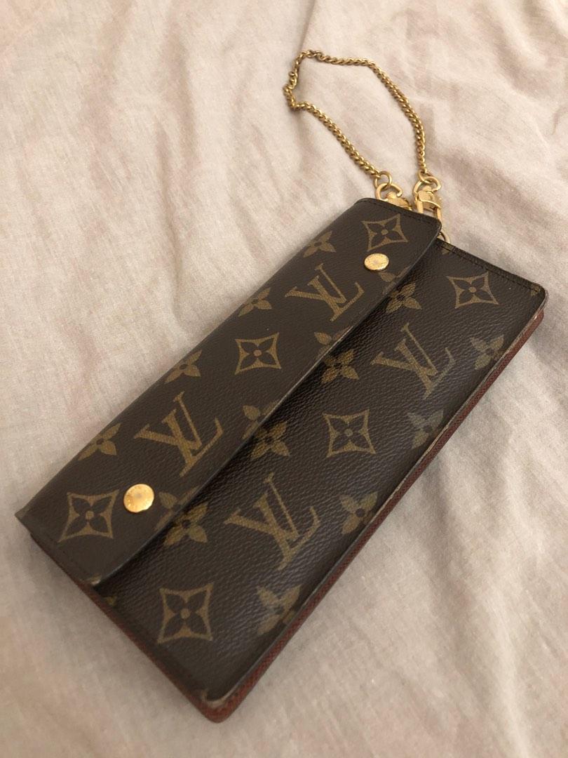 Louis vuitton small deals wallet with chain