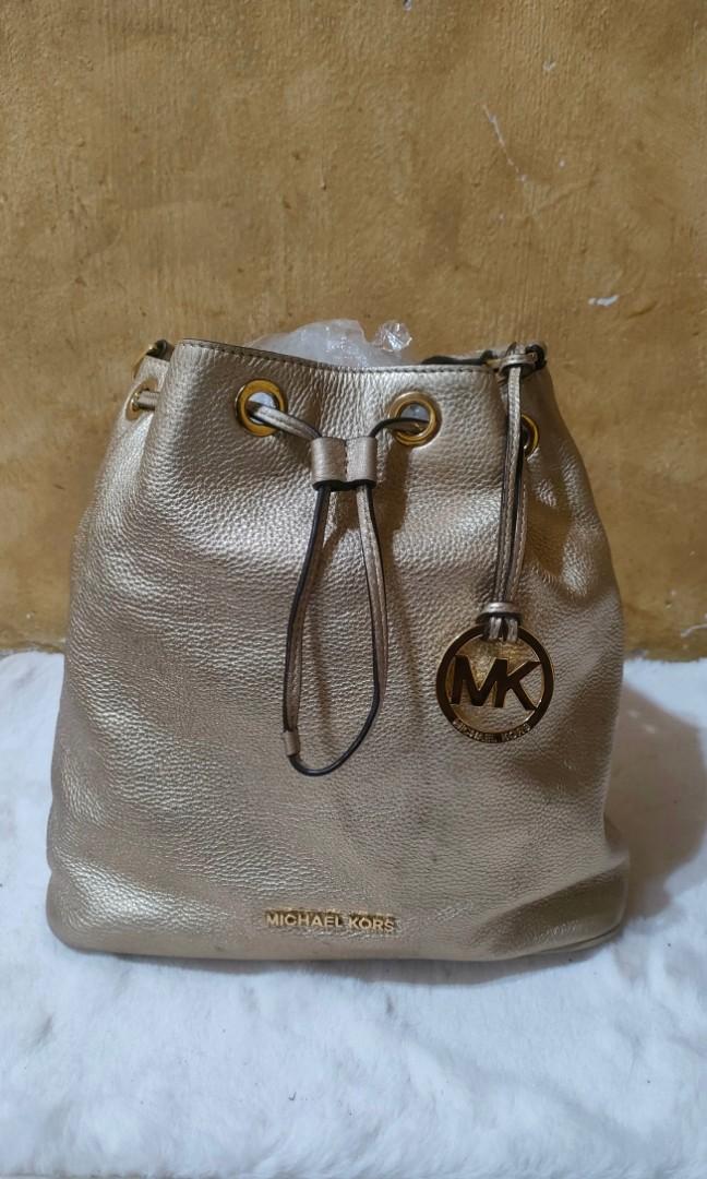 MICHAEL KORS JULES DRAW STRING BUCKET BAG