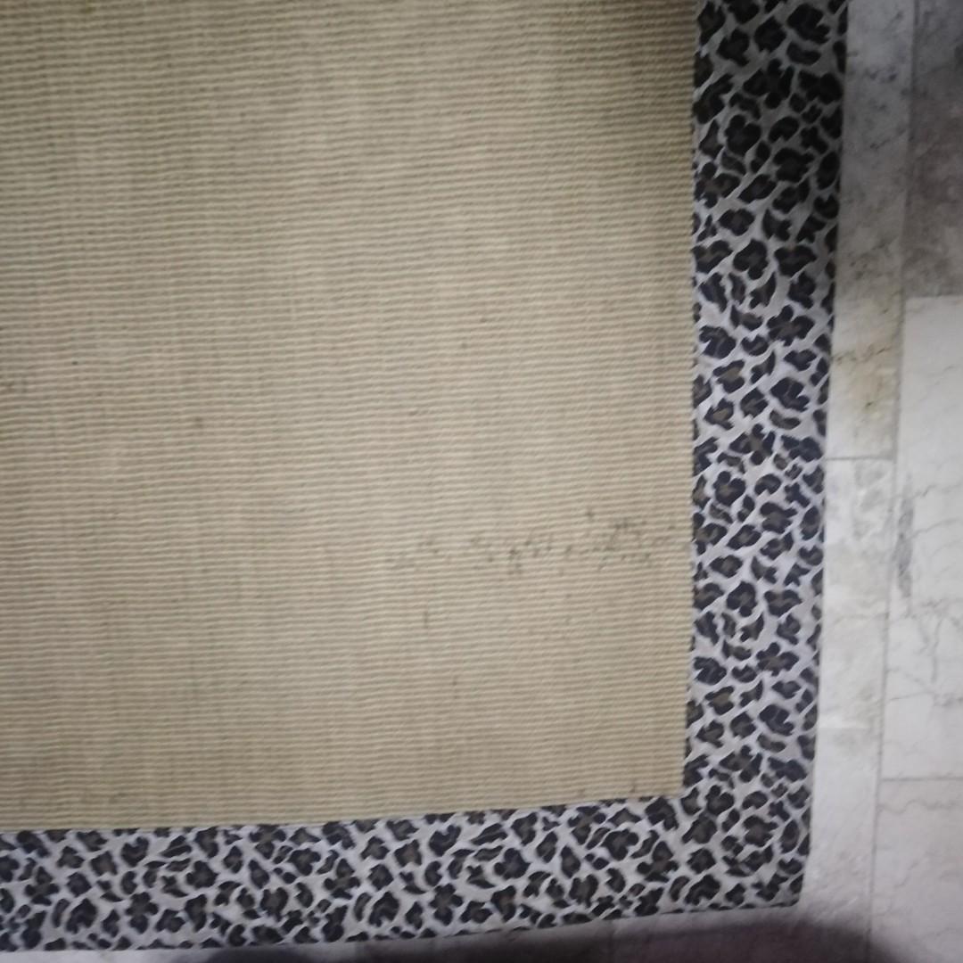 Native Rug (Category: Carpets, Mats & Flooring) located in Marikina City. Submitted by jesus1smysavi0r (Listing ID 1188625707, Image 2). Description: Imported from Australia with animal print accent.