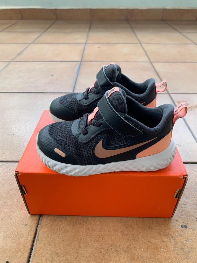Nike toddler revolution outlet 5 running shoes