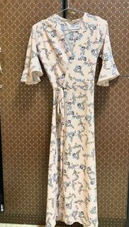 (Category: ) located in . Submitted by trendythrifts (Listing ID 1188720054, Image 1). Description: .