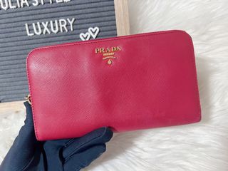 (Category: ) located in . Submitted by juliastyle_luxury (Listing ID 1188605030, Image 1). Description: .