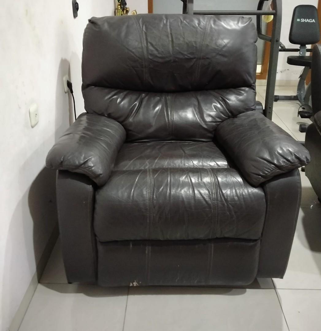 sofa recliner cheers informa, Perabotan Rumah di Carousell