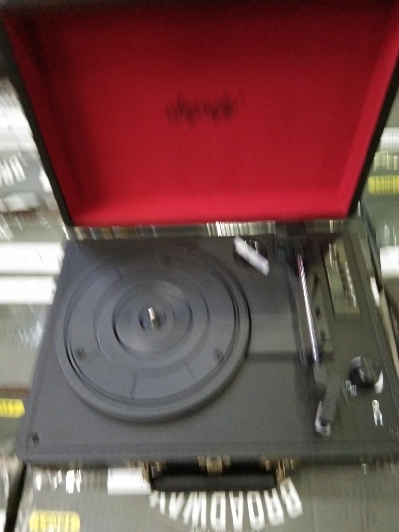 Retro turntable briefcase, Audio, Portable Music Players on Carousell