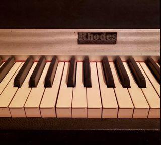 Rhodes piano