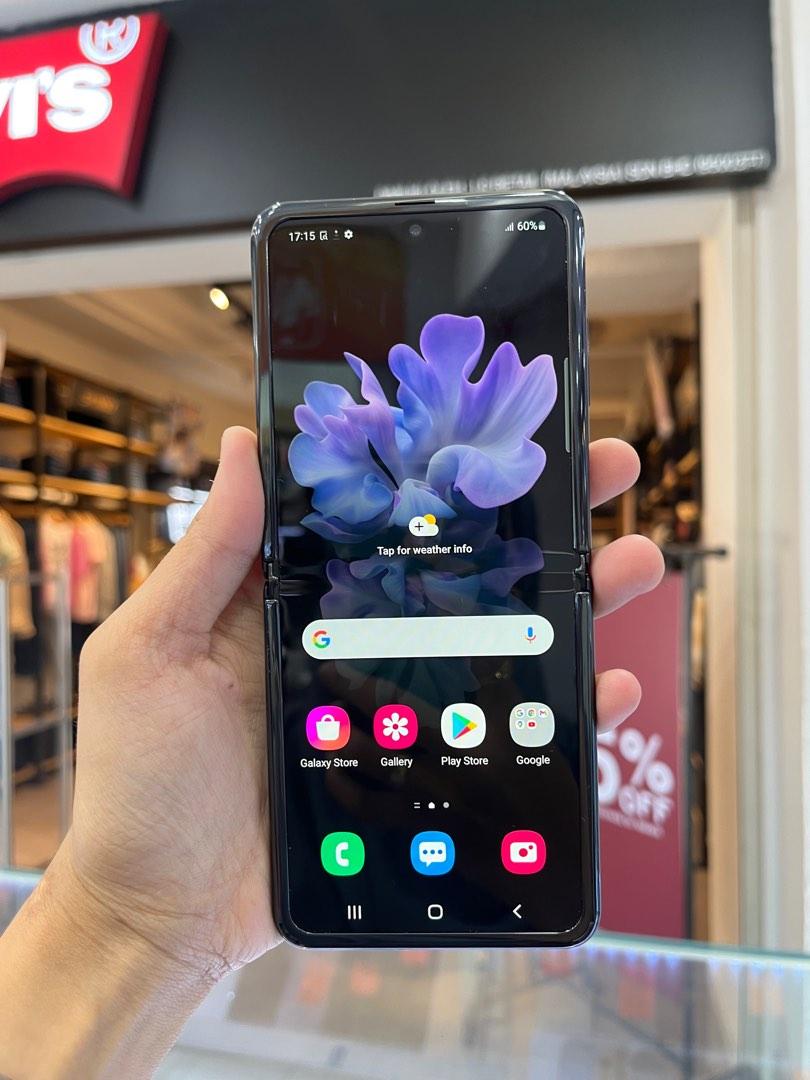 SAMSUNG Z FLIP ( 8RAM 256GB , GREEN SCREEN ), Mobile Phones & Gadgets